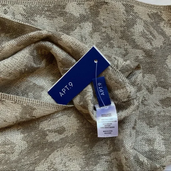 Apt.9 Infinity Scarf Wrap Glimmer Neutral NWT - Picture 6 of 7
